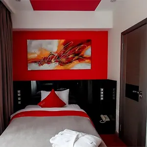 Mildom Premium Hotel